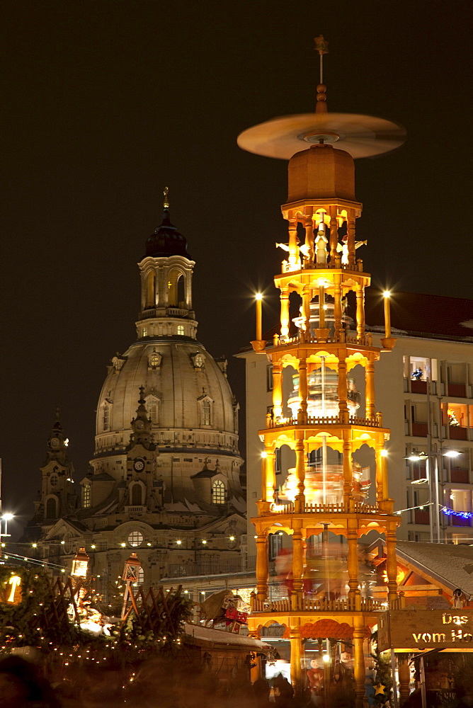 Christmas pyramid and Frauenkirche Church, Striezelmarkt Christmas market, Altmarkt square, Dresden, Saxony, Germany, Europe