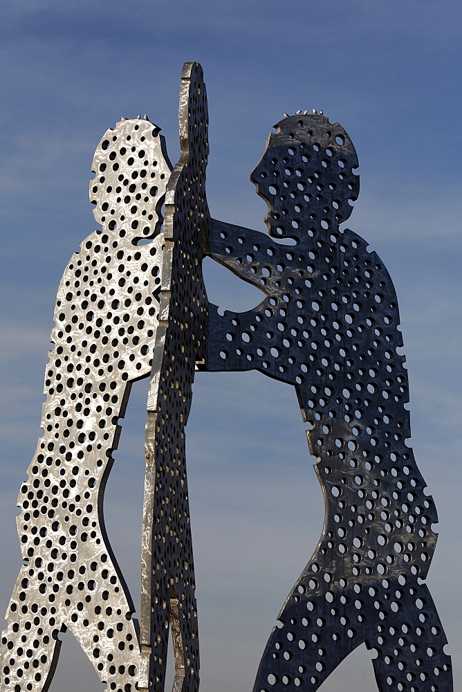 Molecule Man, monumental metal sculpture, human figures with holes, Treptow district, Berlin, Germany, Europe