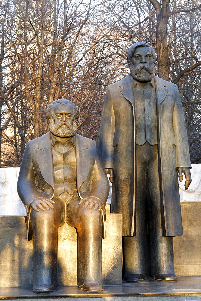 Karl Marx sitting and Friedrich Engels standing, statue from the GDR, Mitte district, Berlin, Germany, Europe