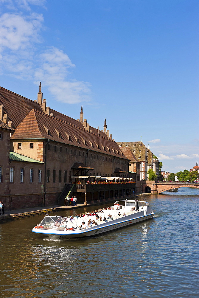 View from Quai Finkwiller over the Ill River, Strasbourg, Alsace, France, Europe