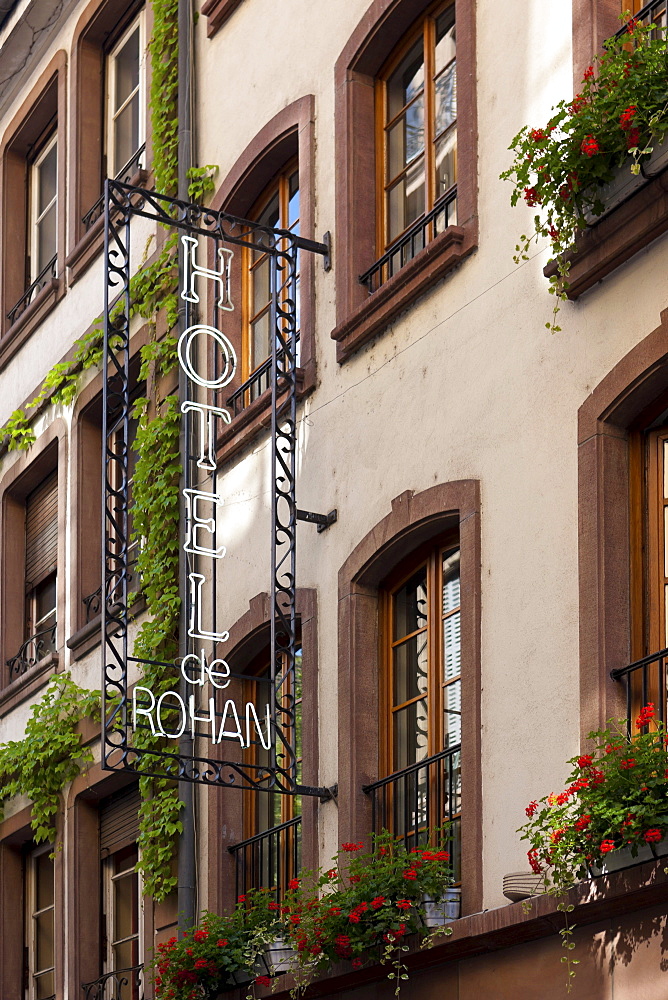 Hotel in the Rue du Maroquin, Strasbourg, Alsace, France, Europe