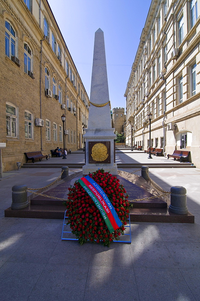 Memorial square with obelisk, Baku, Azerbaijan, Caucasus, Middle East