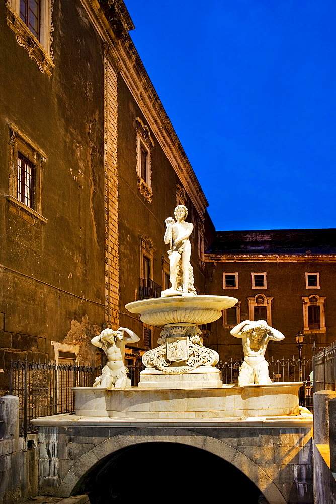 Sculptures in the Piazza Duomo, Catania, Sicily, Italy, Europe