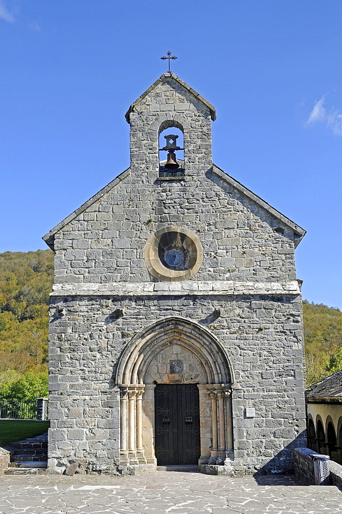 Church Real Colegiata de Roncesvalles, pilgrimage station, Camino de Santiago or the Way of St James, Roncesvalles, Orreaga, Pyrenees, Navarre, Spain, Europe