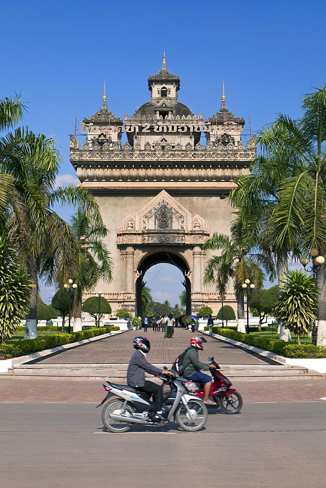 Patuxai Triumphal Arch, Vientiane, Laos, Southeast Asia