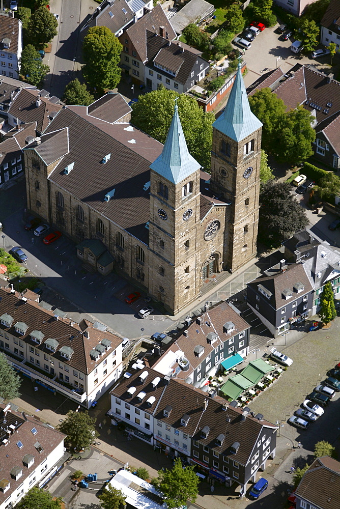 Aerial view, Christuskirche church, Marktplatz square, city centre, historic district, Schwelm, North Rhine-Westphalia, Germany, Europe