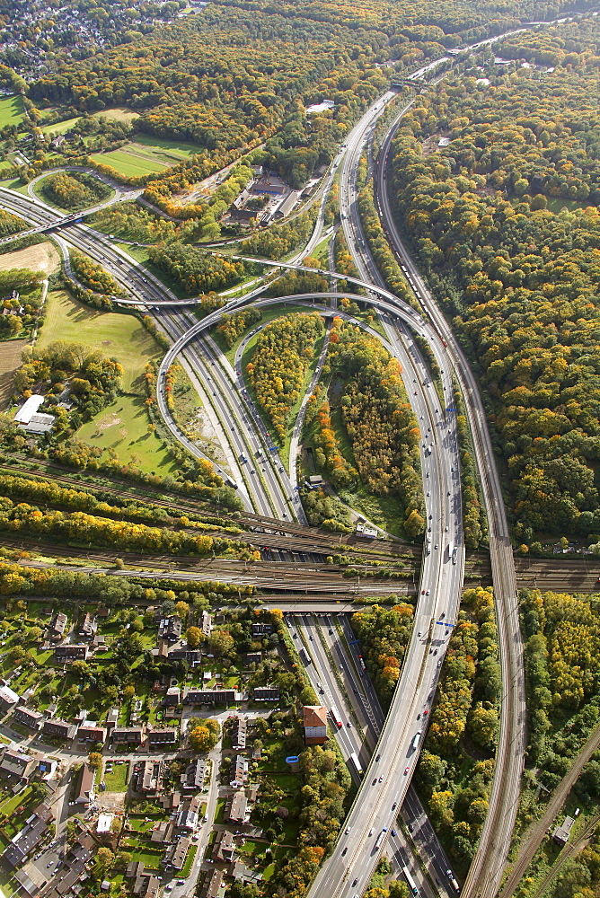 Aerial view, Duisburg-Kaiserberg spaghetti junction of the A3 and A40 highways, autumn, Duisburg, Ruhr Area, North Rhine-Westphalia, Germany, Europe