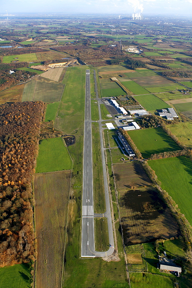 Aerial view, runway extension, runway 09, Airport Dinslaken Schwarze Heide, General Aviation, Kirchheller Heide, Ruhrgebiet region, North Rhine-Westphalia, Germany, Europe