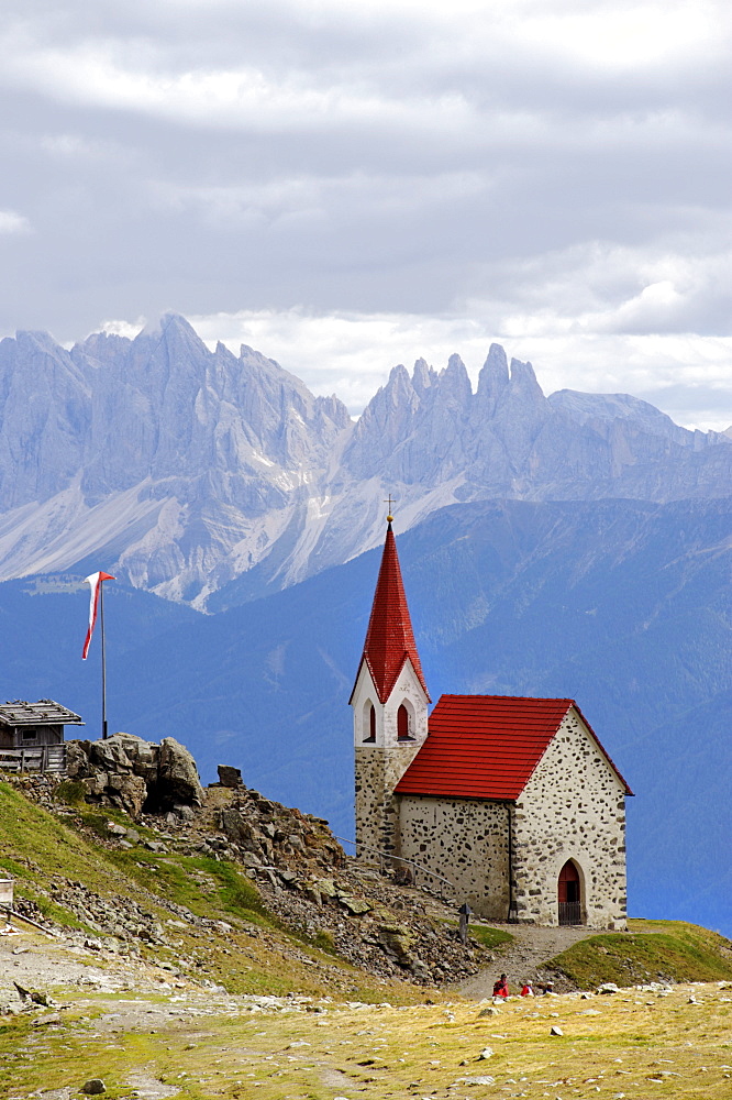 Pilgrimage church Latzfonser Kreuz, Sarntal Alps at Latzfonser Kreuz, near Feldthurns, South Tyrol, Italy, Europe