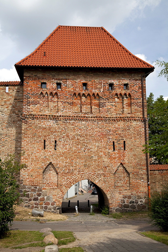 Kuhtor gate, city wall, Rostock, Mecklenburg-Western Pomerania, Germany, Europe