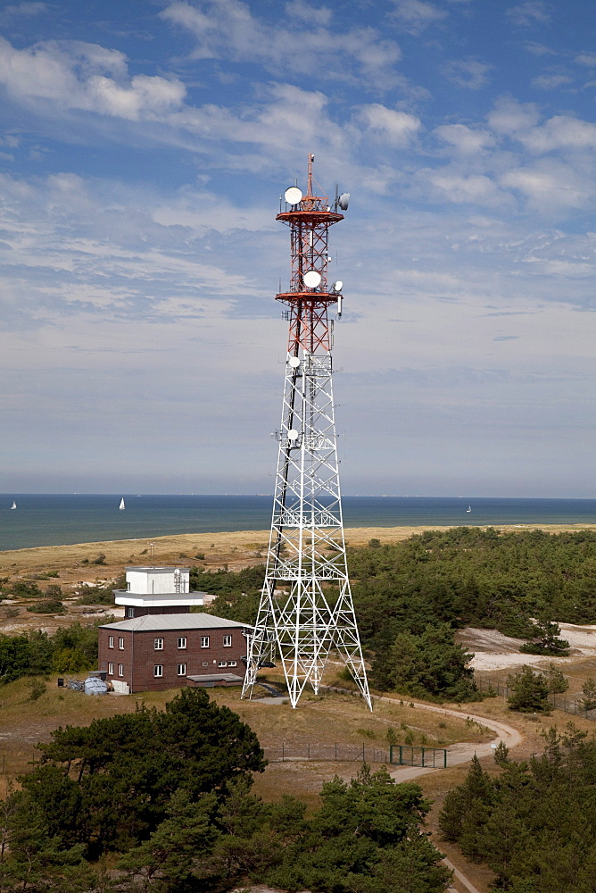 Radio and transmission tower, Darss, Nationalpark Vorpommersche Boddenlandschaft national park, Fischland-Darss-Zingst peninsula, Mecklenburg-Western Pomerania, Germany, Europe