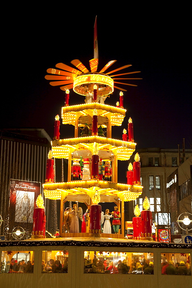 Christmas pyramid, Christmas market, Dortmund, Ruhr area, North Rhine-Westphalia, Germany, Europe