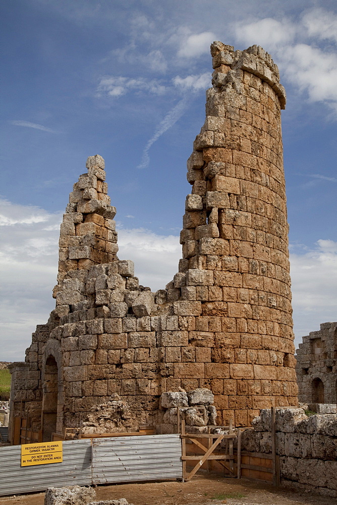 Hellenistic gate, Perga, a large site of ancient ruins, Antalya, Turkish Riviera, Turkey, Asia