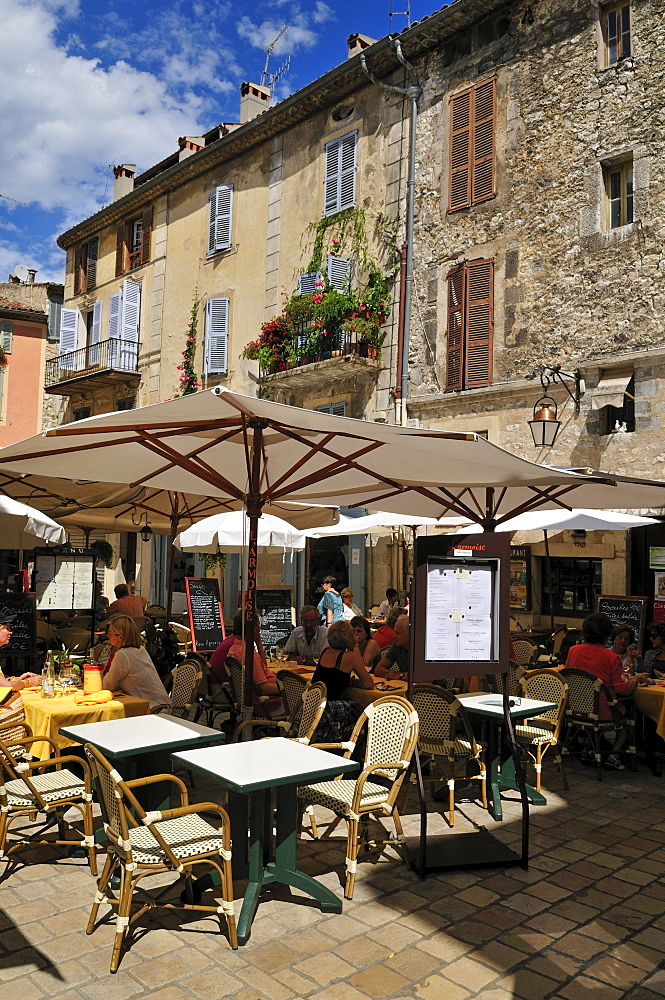 Little square with restaurant in the historic town of Vence, Cote d'Azur, Alpes Maritimes, Provence, France, Europe