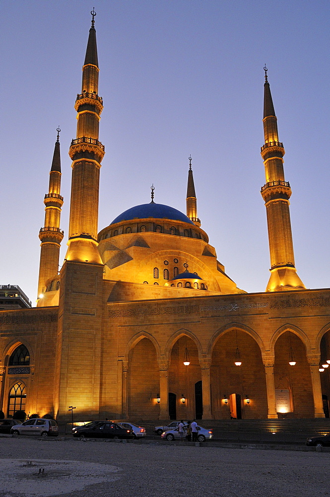 Illuminated Al Amine Mosque in Beirut, Beyrouth, Lebanon, Middle East, West Asia