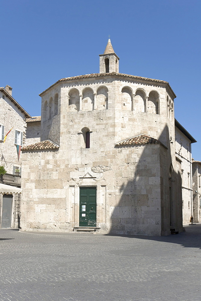 Battistero di San Giovanni, St John's baptistry, Piazza Arringo, Ascoli Piceno, Marches, Italy, Europe