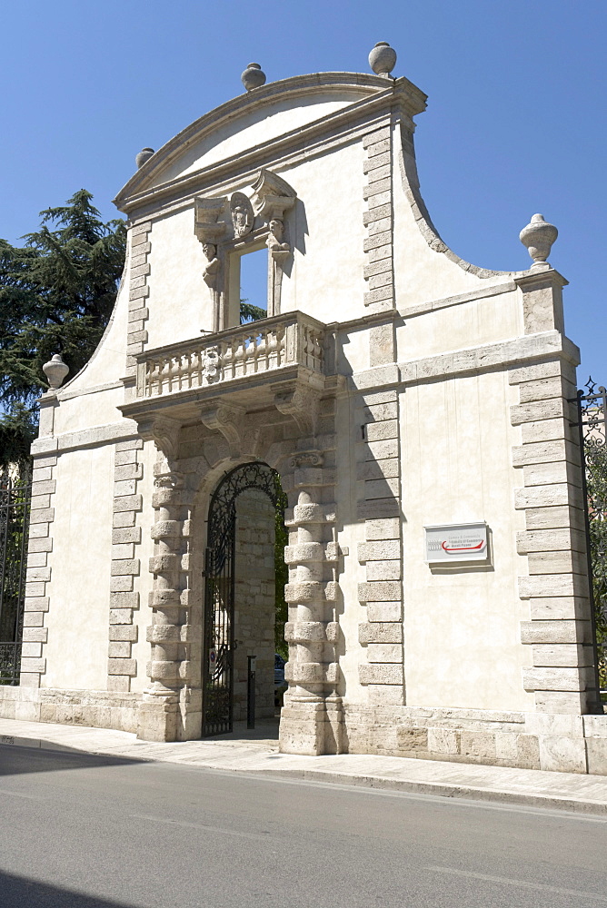 Garden portal of Palazzo Odoardi - De Scrilli, attributed to Giuseppe Giosafatti, now the seat of the local Chamber of Commerce, Corso Vittorio Emanuele II, Ascoli Piceno, Marches, Italy, Europe