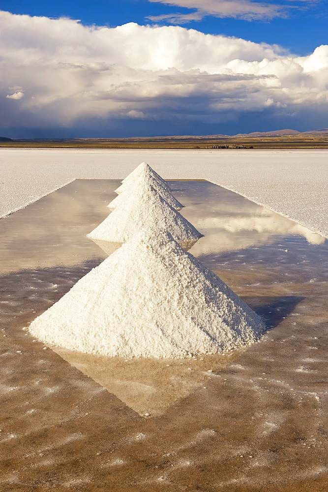 Salt cones, Salar de Uyuni, Potosi, Bolivia, South America