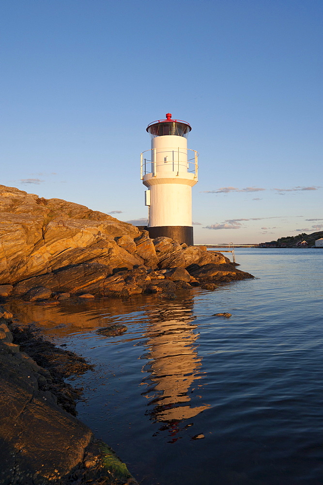 Lighthouse, Molloesund, Vaestra Goetaland County, Sweden, Europe