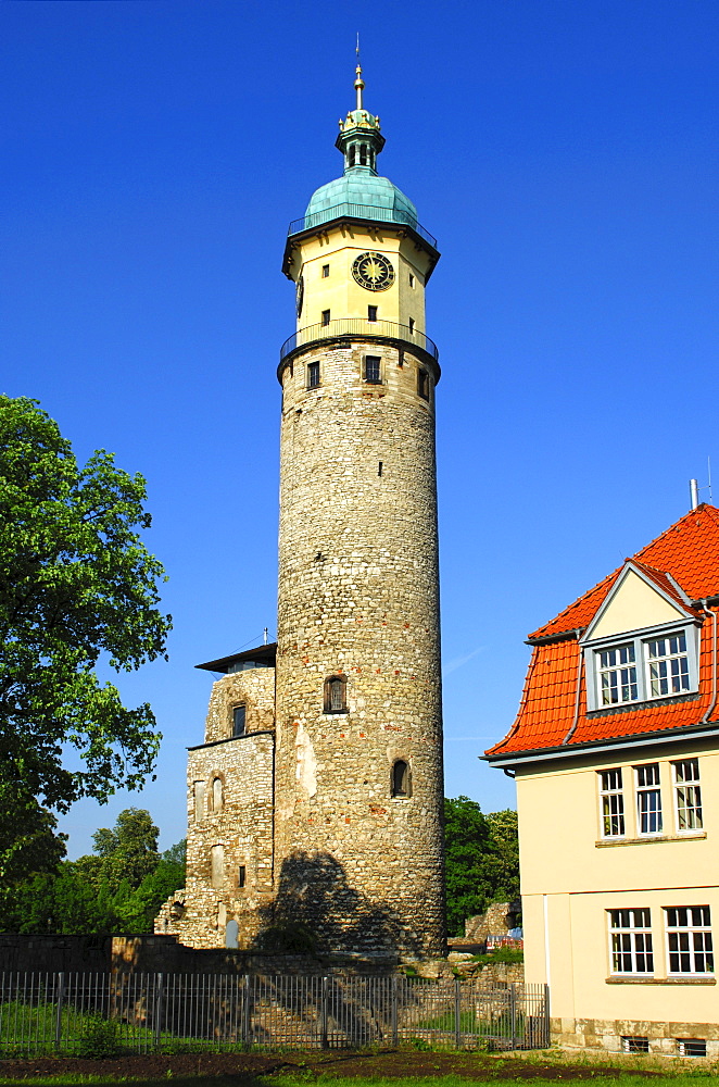 Castle tower or Hausmannsturm tower, ruin of Schloss Neideck castle, Arnstadt, Thuringia, Germany, Europe