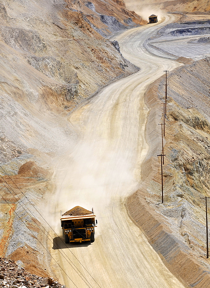 Special trucks, Bingham Canyon Mine or Kennecott Copper Mine, largest man-made open pit on earth, Oquirrh Mountains, Salt Lake City, Utah, USA, America