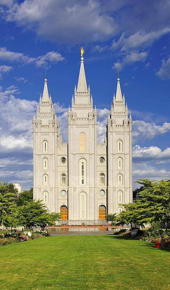 Front facade of the Temple of The Church of Jesus Christ of Latter-day Saints, Mormon Church, Temple Square, Salt Lake City, Utah, Southwest, USA, North America