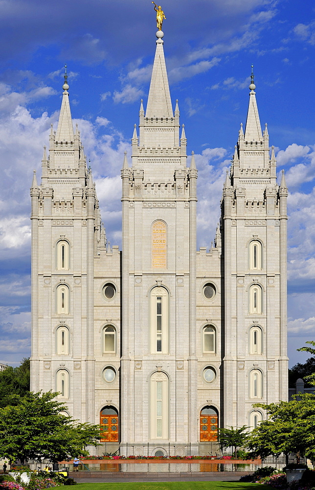 Front facade of the Temple of The Church of Jesus Christ of Latter-day Saints, Mormon Church, Temple Square, Salt Lake City, Utah, Southwest, USA, North America