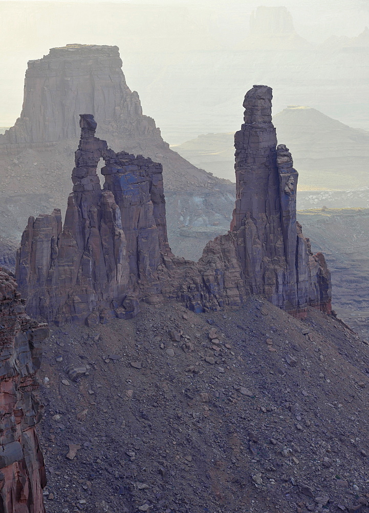 Washer Woman Arch, Buck Canyon at dawn, Island in the Sky, Canyonlands National Park, Moab, Utah, USA, North America