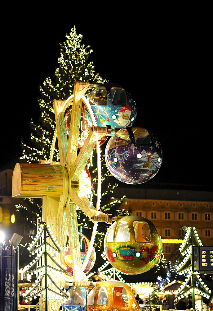 Carousel in front of Koenigsbau Palace, Christmas Market, Stuttgart, Baden-Wuerttemberg, Germany, Europe