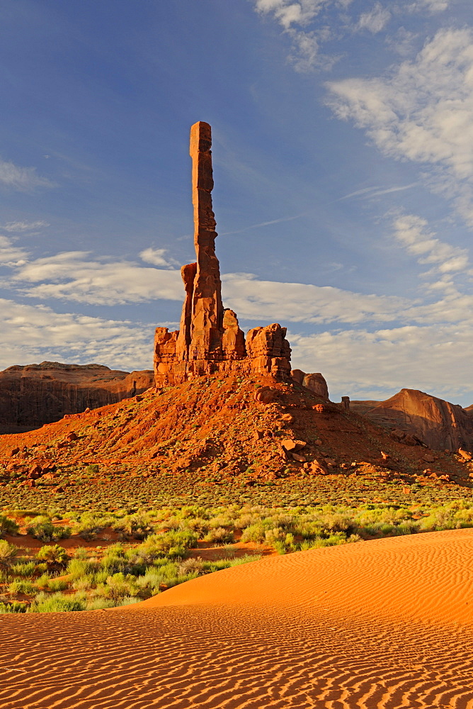 Totem Pole rock formation in the morning, Monument Valley, Arizona, USA, America