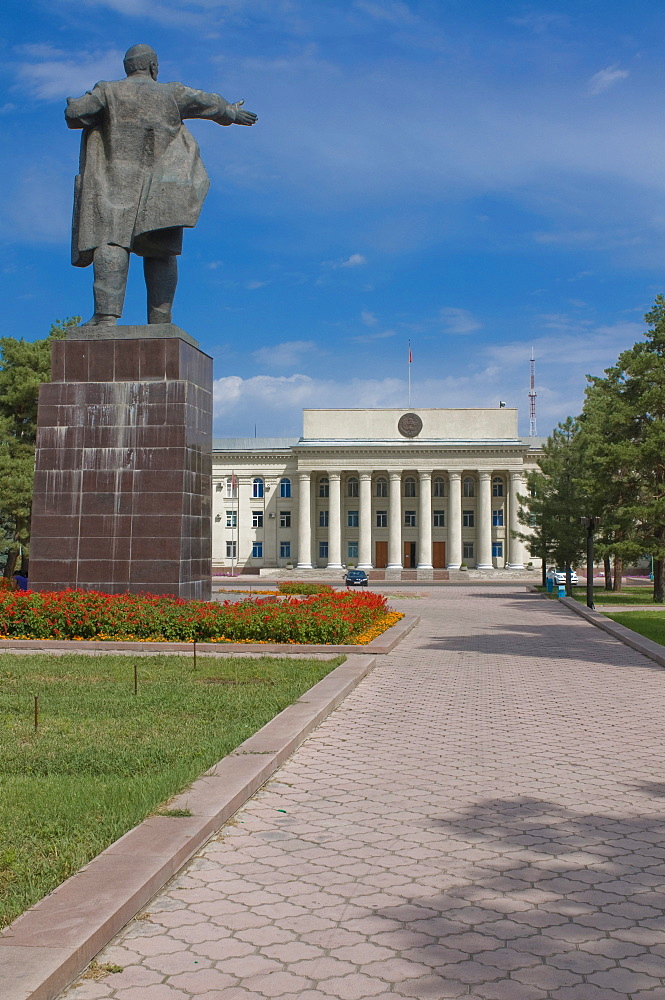 Statue of Lenin, Bishkek, Kyrgyzstan, Central Asia