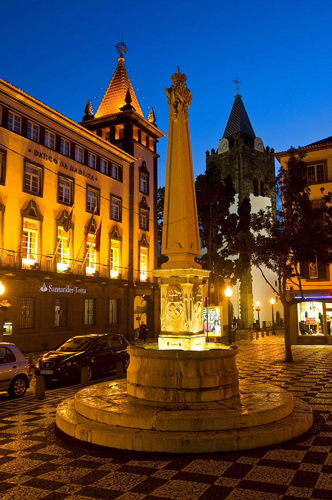 Night shot of a fountain, Funchal, Madeira, Portugal, Europe