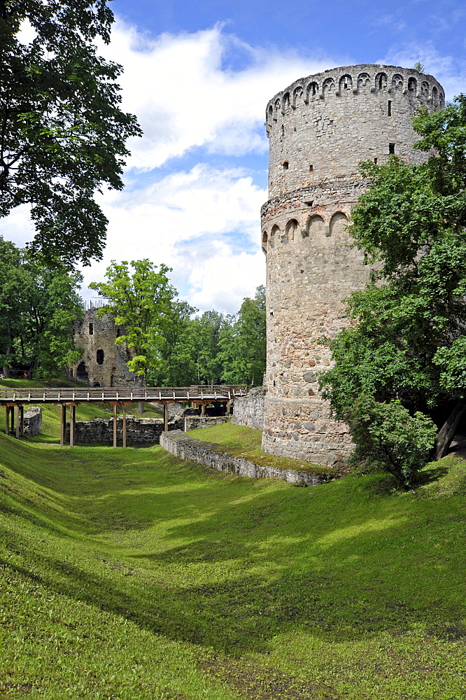 Keep with moat, castle of the Teutonic Knights, Cesis, Latvia, Baltic States, Northern Europe