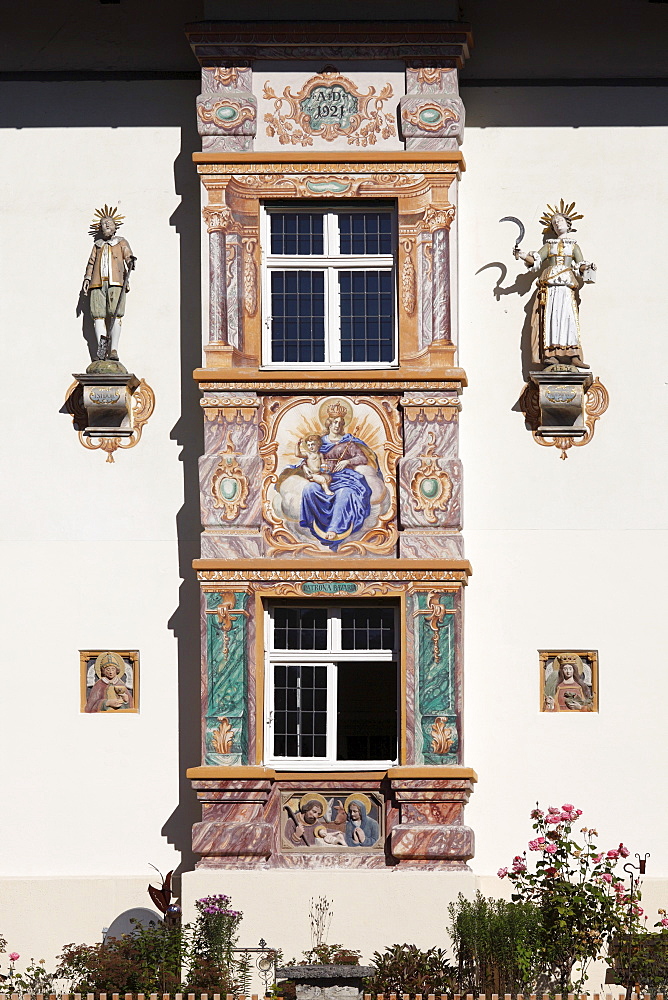 Bay window with mural paintings called Lueftlmalerei, villa built in Bavarian country house style in 1921, Fruehlingstrasse street, Garmisch district, Garmisch-Partenkirchen, Werdenfelser Land region, Upper Bavaria, Bavaria, Germany, Europe