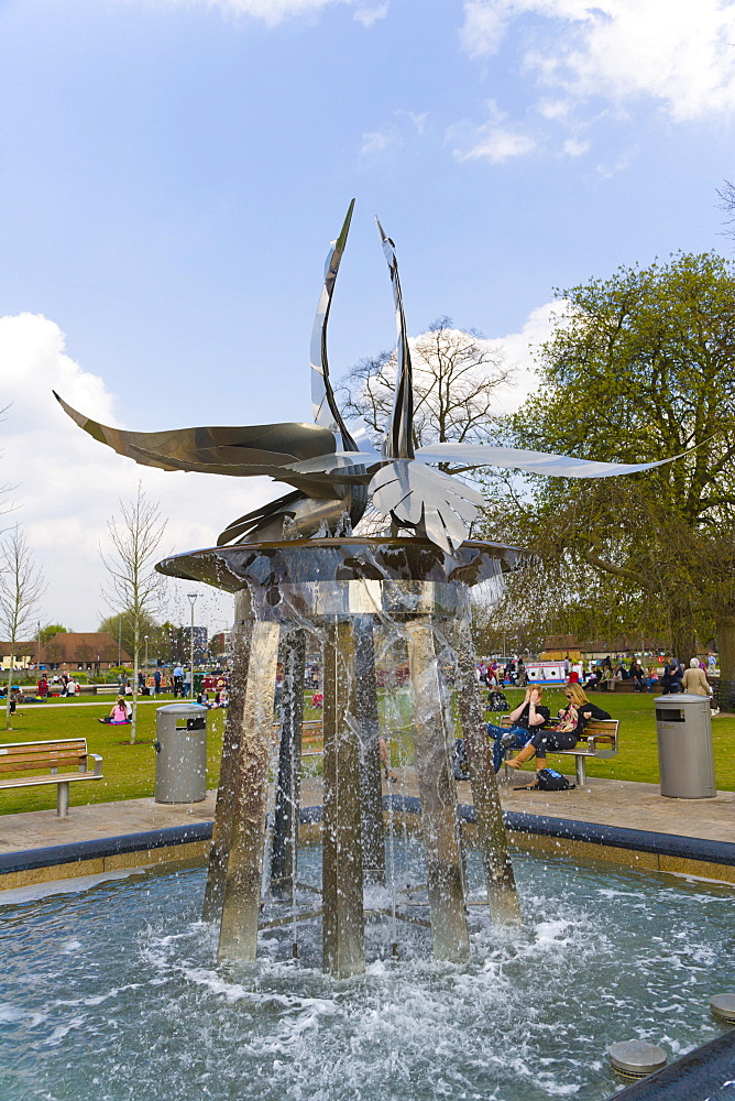 Country Artists Fountain by Christine Lee, Roger Abbott, The Bancroft Gardens, Stratford-upon-Avon, Warwickshire, England, United Kingdom, Europe