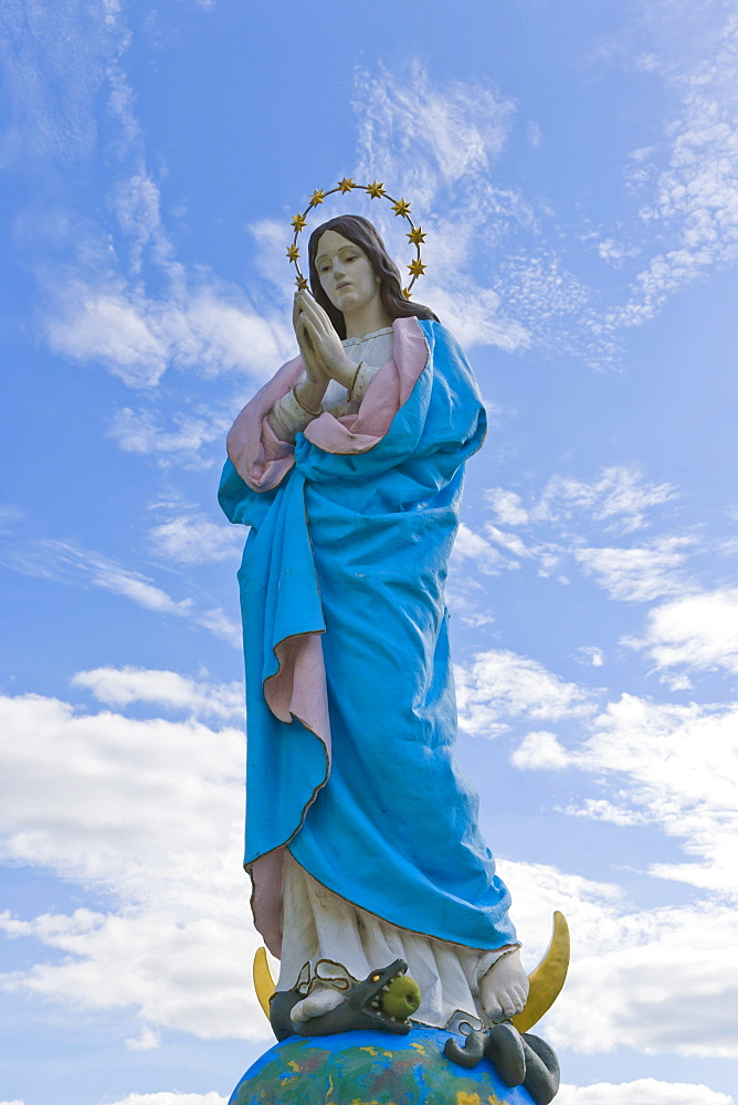 Virgin Mary Statue, Kraslavas Sveta Ludviga Romas katolu baznica, Kraslava St Ludvig Roman Catholic Church, Baznicas iela Street, Kraslava, Latgale, Latvia, Northern Europe