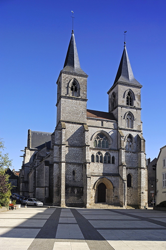 Basilique Saint Jean le Baptiste basilica, Chaumont, Champagne, France, Europe