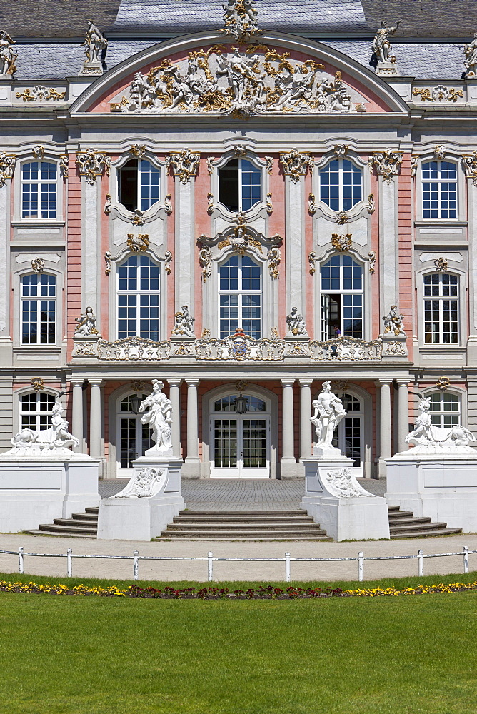 Kurfuerstliches Palais electoral palace, Renaissance and Rococo building, 17th century, residence of the Electors of Trier until 1794, Trier, Rhineland-Palatinate, Germany, Europe