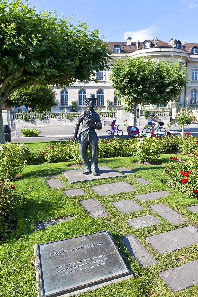 Sculpture of Charlie Chaplin located in front of the Alimentarium Museum, Vevey, Lake Geneva, canton of Vaud, Switzerland, Europe