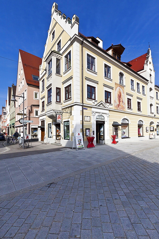 Historic town centre, Mindelheim, Maximilianstrasse, Swabia, Unterallgaeu district, Bavaria, Germany, Europe