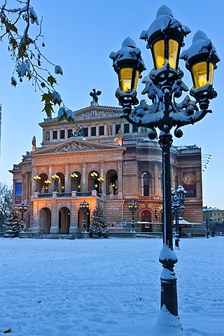 Alte Oper Frankfurt, opera house in the morning with snow, Frankfurt, Hesse, Germany, Europe