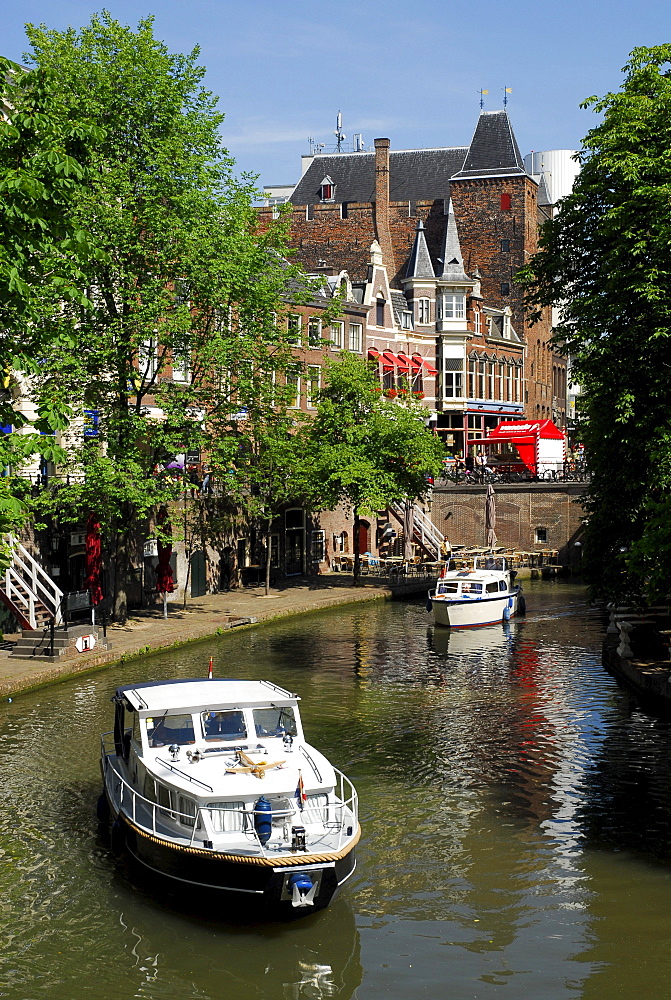 Boats on a canal, Oudegracht, old town centre, Utrecht, Holland, Netherlands, Europe