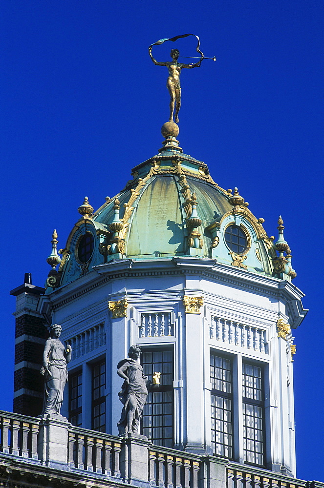 Le Roi de Espagne Grand Palace, guild house on Grand Place square, also known as Grote Markt square, Brussels, Belgium, Europe