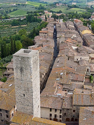 Dynasty tower in the medieval city center, San Gimignano, Tuscany, Italy, Europe