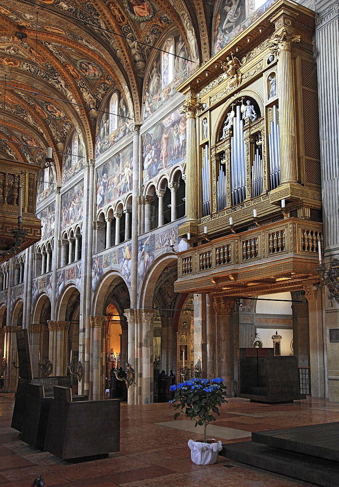 Organ and choir in the Cathedral of Parma, Emilia Romagna, Italy, Europe