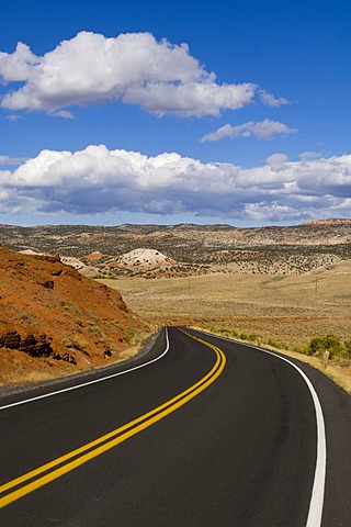 Road, Bighorn Canyon National Recreation Area, Wyoming, USA, America