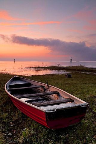 Sunrise at Hoernle with a rescue boat, Lake Constance, Konstanz, Baden-Wuerttemberg, Germany, Europe