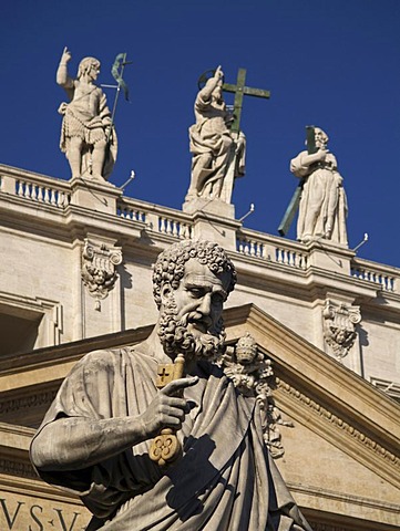 Statue of Saint Peter, St. Peter's Basilica, Rome, the Vatican, Italy, Europe