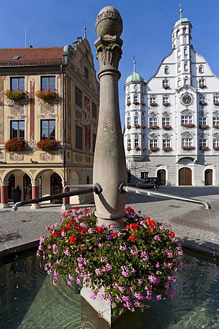 Fountain on the market place with Steuerhaus building and town hall, Memmingen, Allgaeu, Bavaria, Germany, Europe