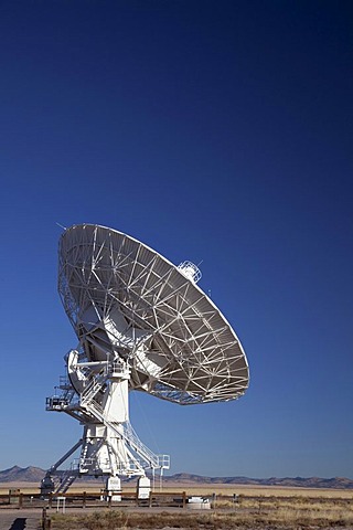 The Very Large Array radio telescope consists of 27 large dish antennas, the facility is part of the National Radio Astronomy Observatory, on the Plains of San Agustin in Datil, western New Mexico, USA